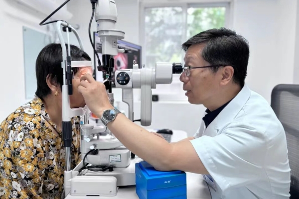 医德医风 | 爱尔眼科王林农：守护生命希望，在“刀尖起舞”的光明篆刻师