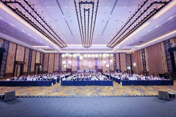 2025年屈光性白内障手术国际论坛(IRCS)暨第一届老视矫正MDT管理国际高峰论坛盛大举行