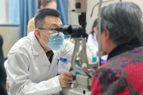 医德医风丨爱尔眼科吴桐：以仁心铸医魂，做眼眶病患者的“光明守护者”